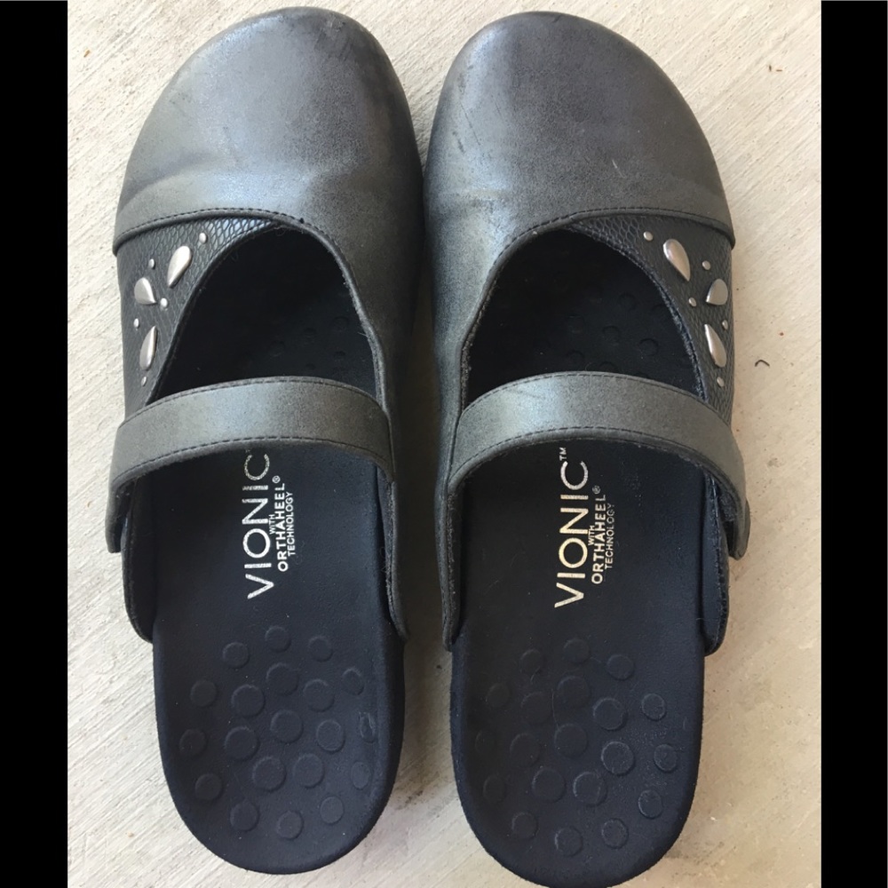 Vionic Black Leather Mule